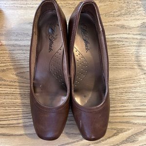 LifeStride Womens Groovy Faux Leather Slip On Wedge Heels